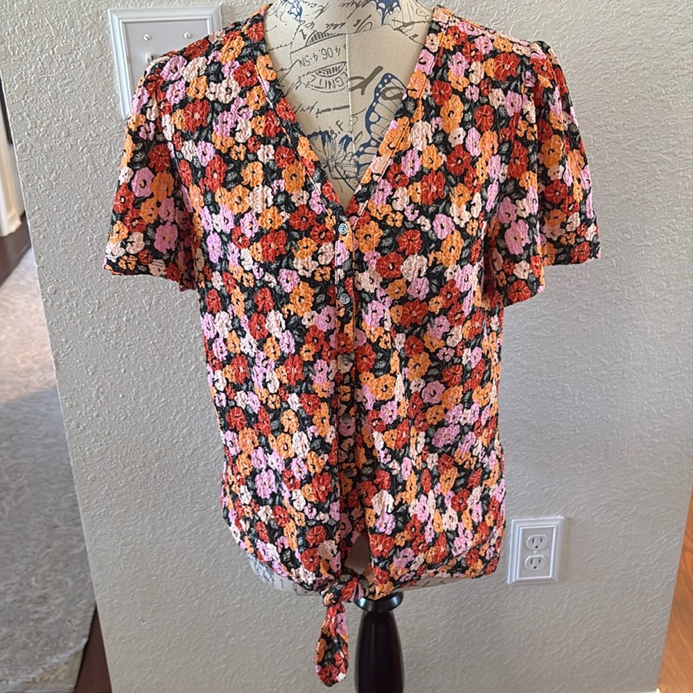 Loft floral short sleeve top . Used once .